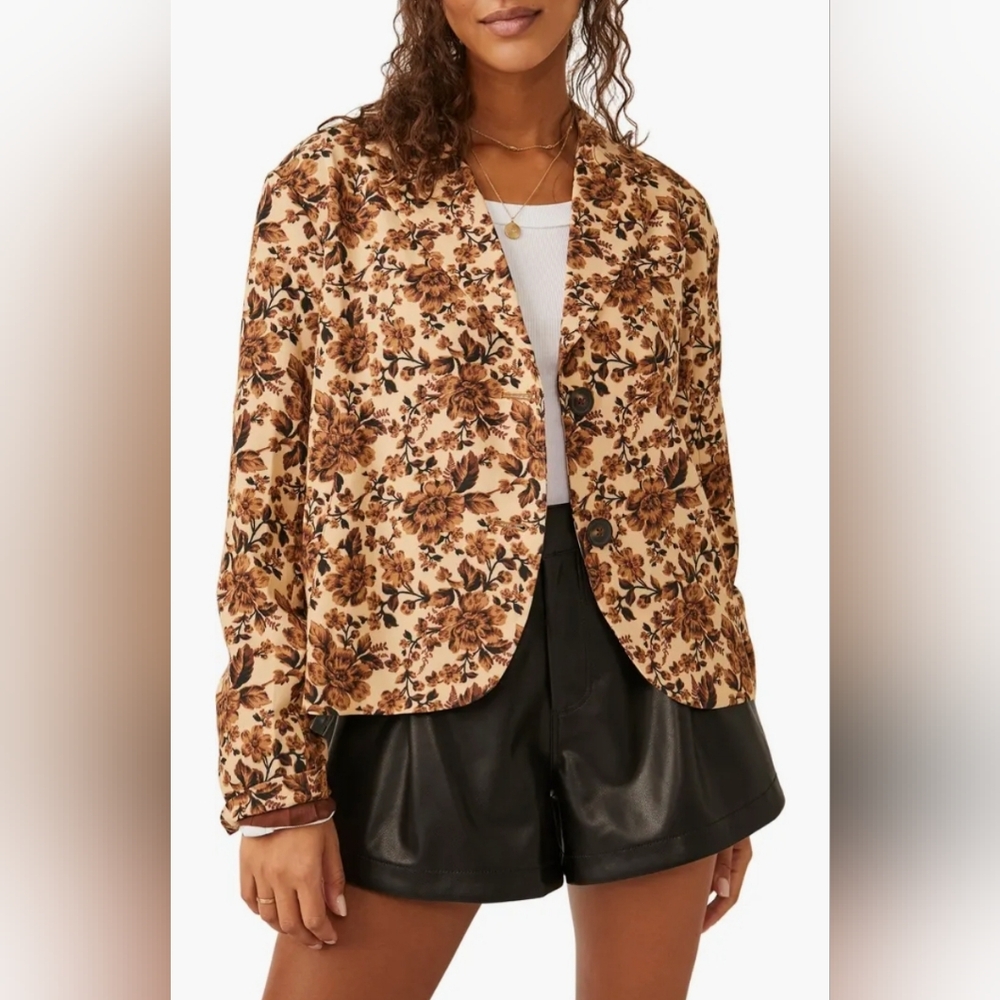 Cali Floral Print Boxy Single Breasted Blazer